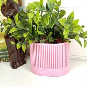 Nisa Planter Small, Indoor Flower Pot, Tabletop Planter, Ribbed Design